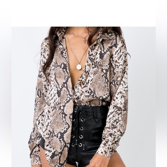 Princess Polly Button Up Blouse - Picture 1 of 13